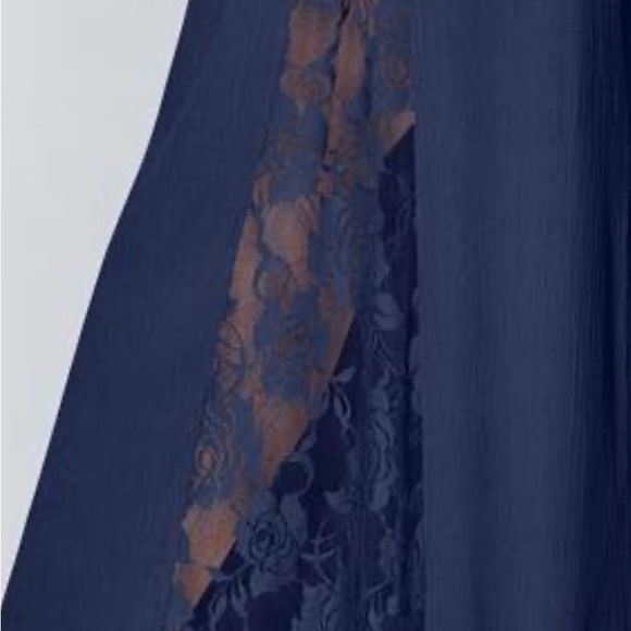 New-Plus Size Sleeveless Smocked Jumpsuit With Lace Detail. Size 3X. - Picture 4 of 12